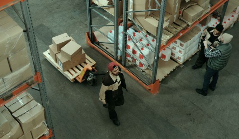Qual a diferença entre Cross Docking e Transit Point?