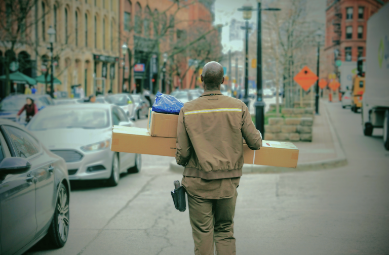 Out of Home delivery: o que é e por que aplicar no seu negócio